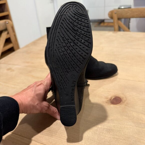 Arche Black Mid Leather Side Zip boot with Buckle Size 38 - Picture 2 of 5